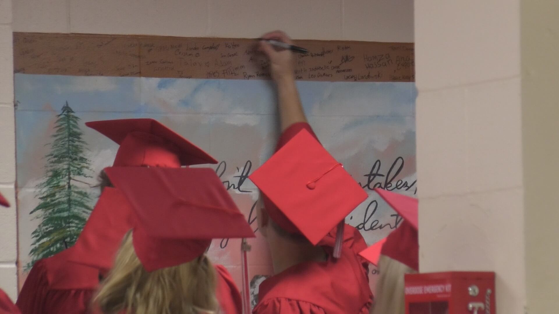 Dakota Meadows class of 2020 signs their mural four years later - Vimarsana News